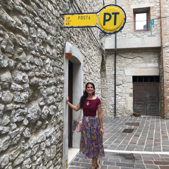 Meet your Posher, Taylor - Picture 8 of 8